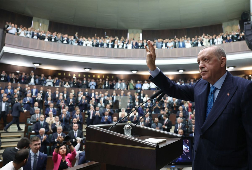 AK Parti grup toplantısında sürpriz misafir! Ünlü iş insanı da oradaydı - Resim: 3