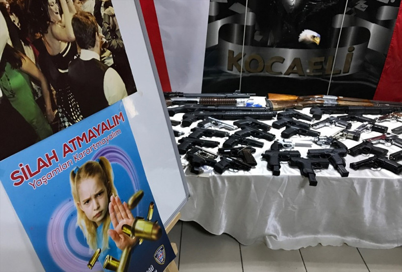 46 silah ele geçirildi: Savaşa değil düğüne gidiyorlar! - Resim: 4
