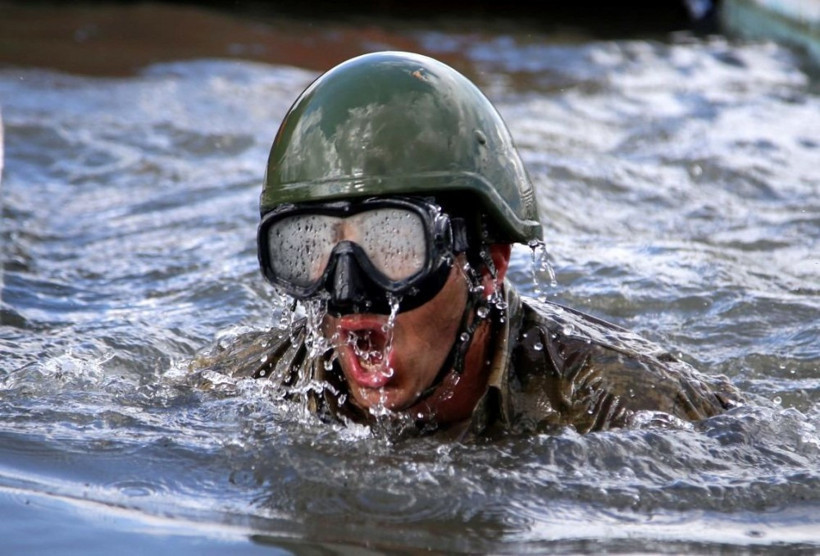 Dünyanın en zorlu askeri eğitimi böyle tatbikat görülmedi! - Resim: 4