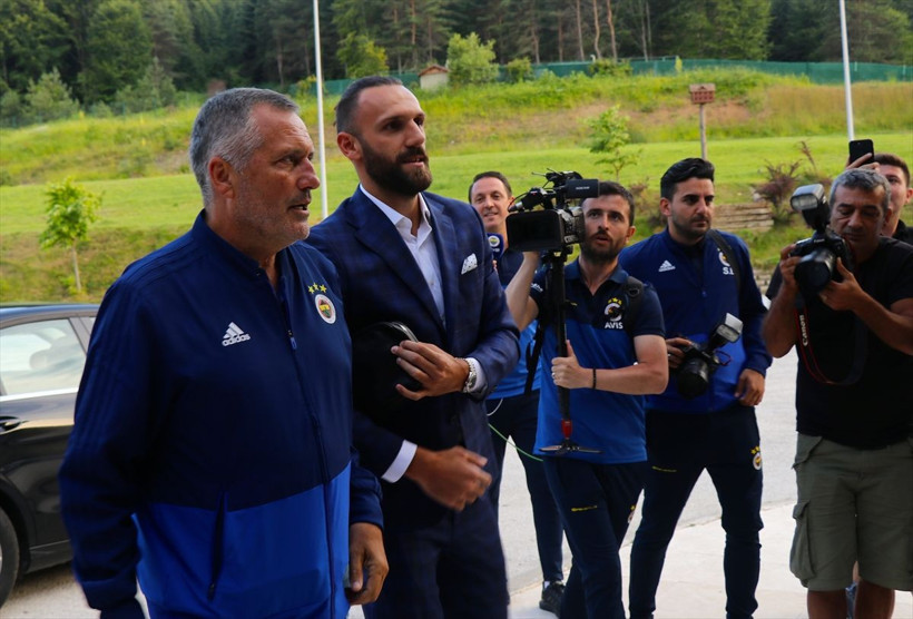 Fenerbahçeli Vedat Muriç'in acı dolu hayat hikayesi: Annem soğan ekmekle kandırıyordu bizi - Resim: 3