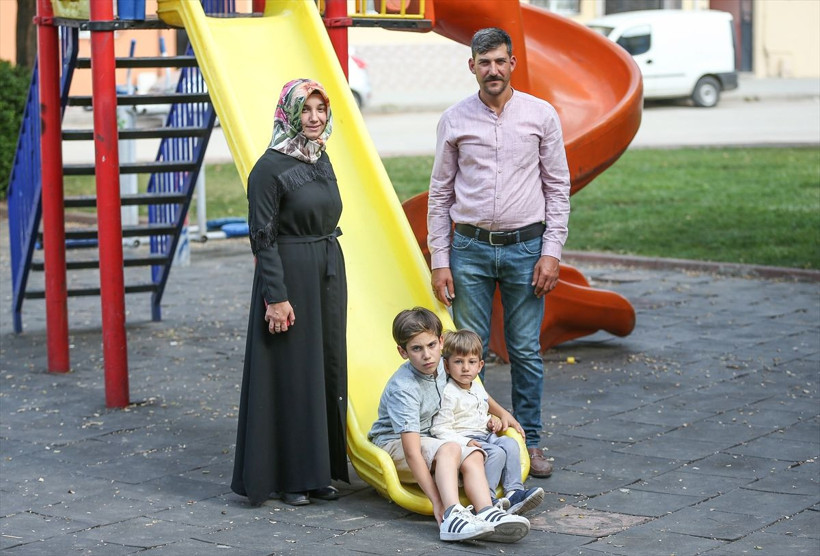 Bursalı iki kardeş Van kedisi gibi gözleriyle herkesi şaşırtıyor - Resim: 3