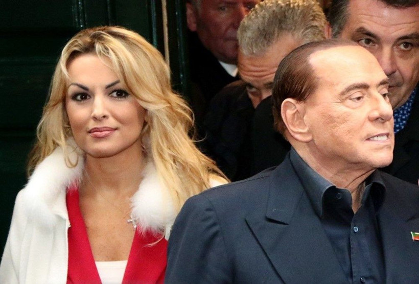 Berlusconi 54 yaş küçük sevgilisi için nişanlısını terk etti - Resim: 2