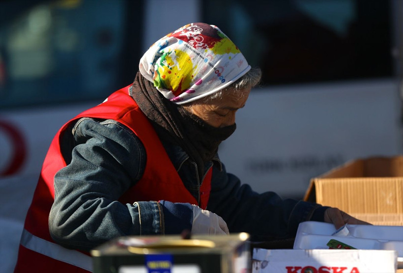 Yaşını duyunca şaşıracaksınız! İzmir depremini duyunca yardıma koştu - Resim: 3