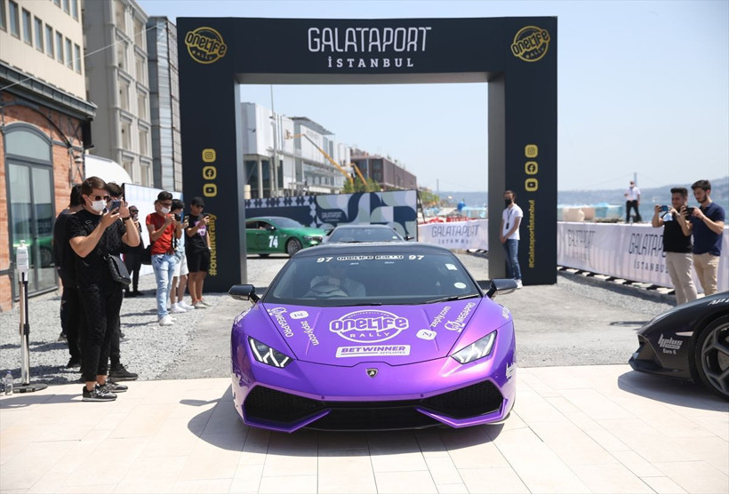 Süper otomobiller İstanbul'dan yola çıktı - Resim: 1