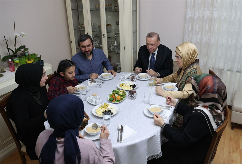 Cumhurbaşkanı Erdoğan'ı iftarda evinde ağırlayan Ersin Kılıçaslan: "Aile ziyareti gibi oldu" - Resim: 4