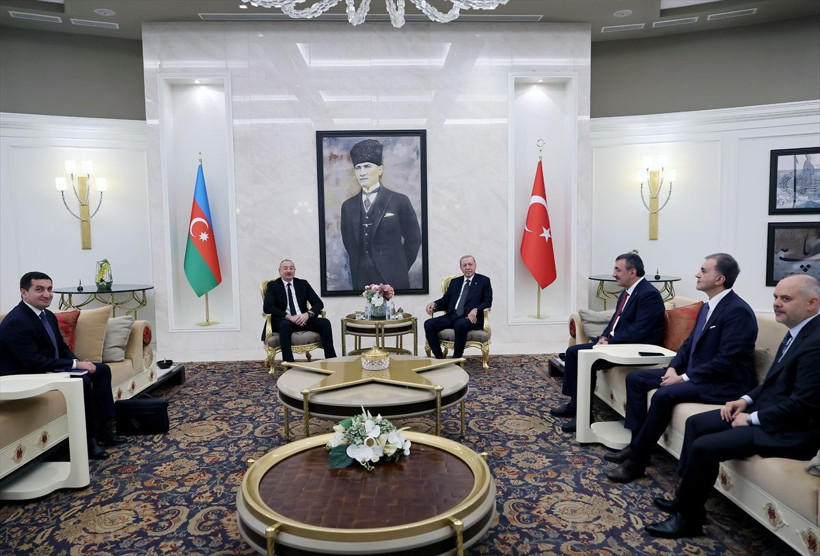Cumhurbaşkanı Erdoğan, Azerbaycan Cumhurbaşkanı Aliyev ile bir araya geldi - Resim: 1