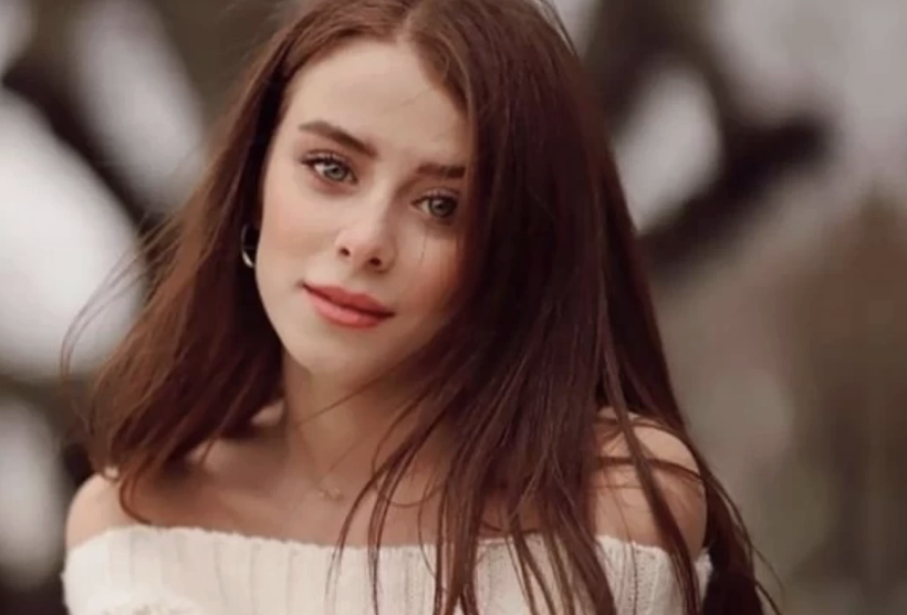 Işıltısı ile her daim göz kamaştıran İlayda Alişan'dan yürek yakan itiraf! "Çocukluğumu yaşayamadım" - Resim: 2