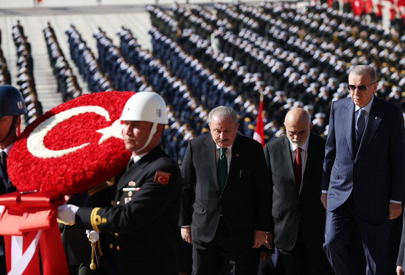 Cumhuriyet'in 99. yılı kutlanıyor! Devlet erkanı Anıtkabir'e çıktı 'TOGG'la taçlandırıyoruz' - Resim: 0