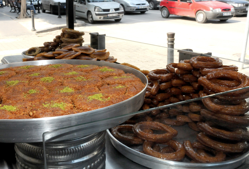 Açıkta satılan bu yiyecekler zehirliyor! Döner, tatlı ve simit... - Resim: 2