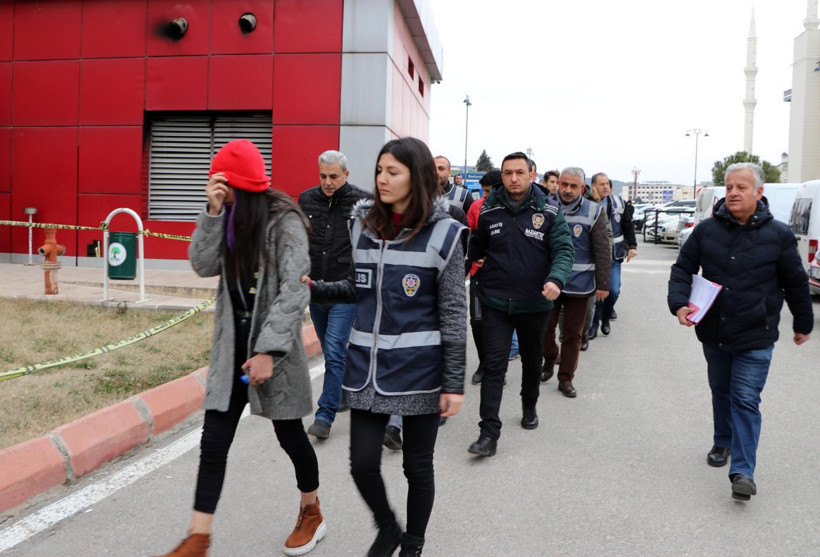 Sosyal medya üzerinden kendini kadın olarak tanıtıp parka çağırdığı genci öldürdü - Resim: 1