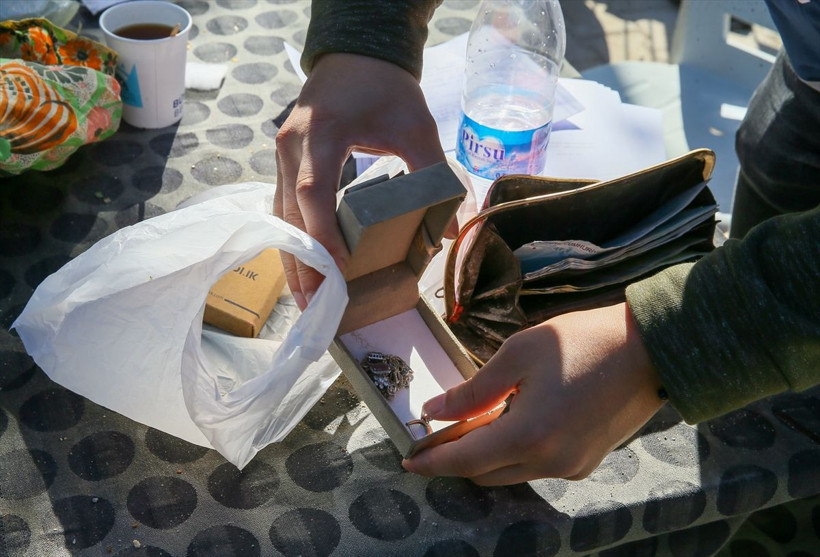 İzmir'de gözler yollarda! Herkes bu eşyaların sahibi bekliyor - Resim: 4