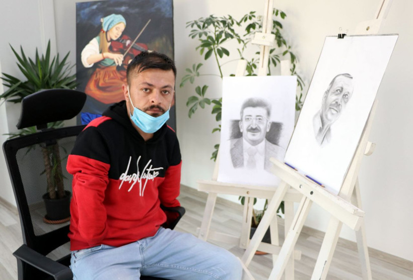 Muhtar babası şehit edildi! Elleri olmayan Vanlı ressamdan 'Erdoğan' portresi - Resim: 1