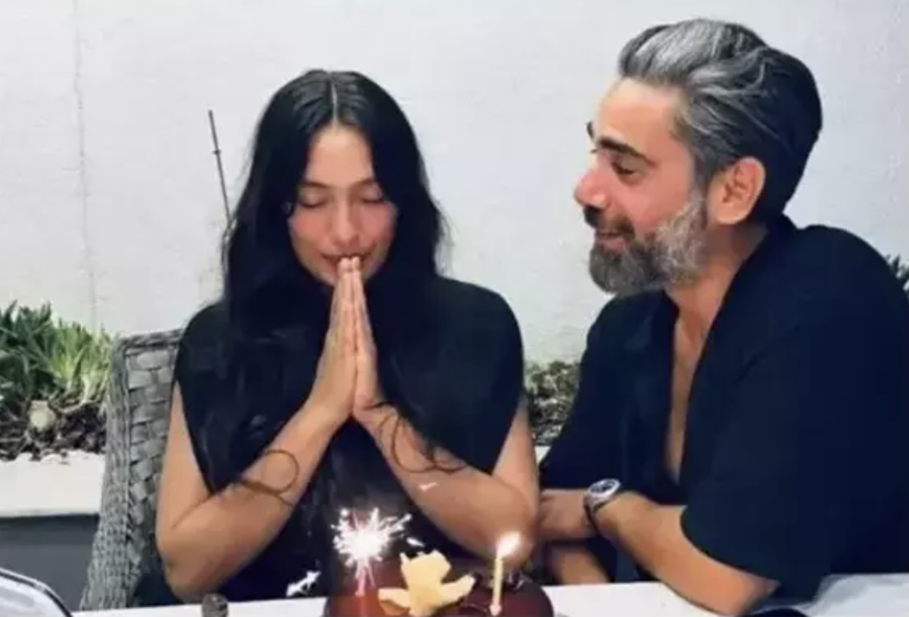 Neslihan Atagül ayna karşısından paylaştı! O karelerine beğeni yağdı... - Resim: 2