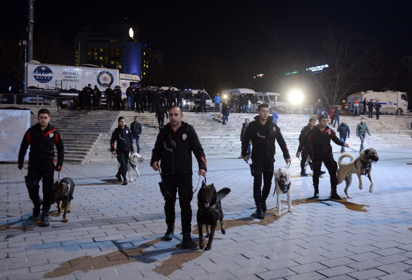 Kangallar polis köpeği oldu devriyeye çıktı - Resim: 1