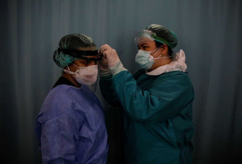 İstanbul'da yoğun bakımda koronavirüsle mücadele böyle yapılıyor! Reuters görüntüledi - Resim: 2