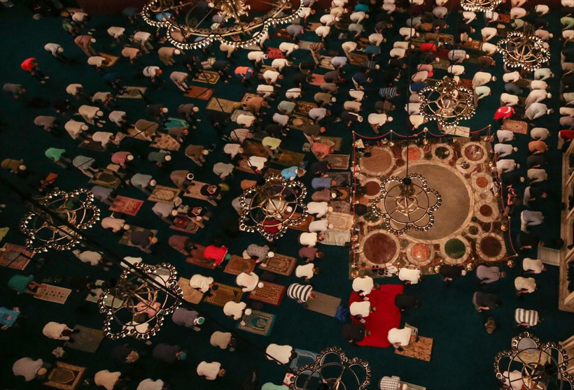 Ayasofya-i Kebir Cami-i Şerifi'nde 86 yıl sonra ilk akşam namazı - Resim: 4