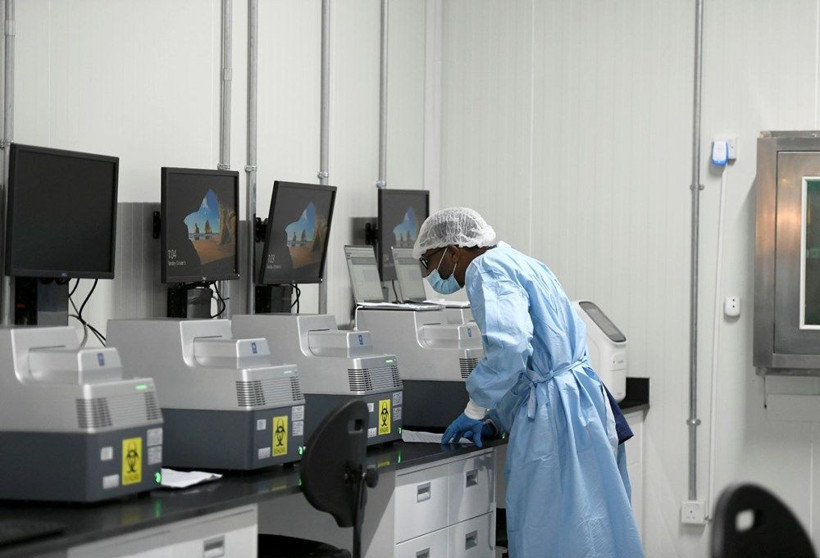 Dünyada binlerce kişi koronaya yakalanmak istiyor! On binlerce kişi sıraya girdi - Resim: 2