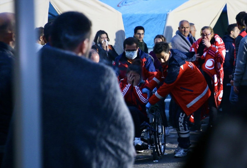 Günün ilk ışıklarıyla görüntülendi! Bartın'da maden ocağının etrafını dumanlar kapladı - Resim: 1