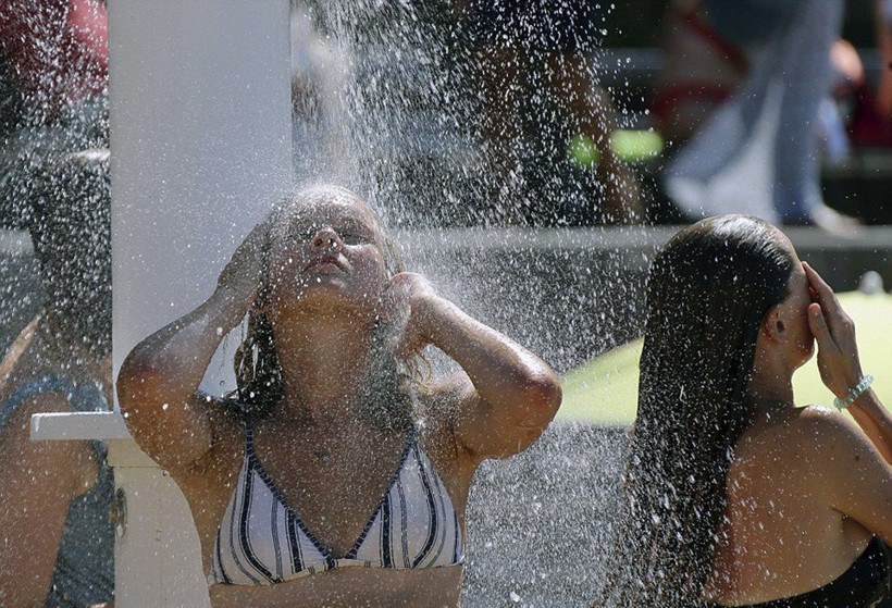 Avrupa cehennem sıcaklarını yaşıyor - Resim: 1