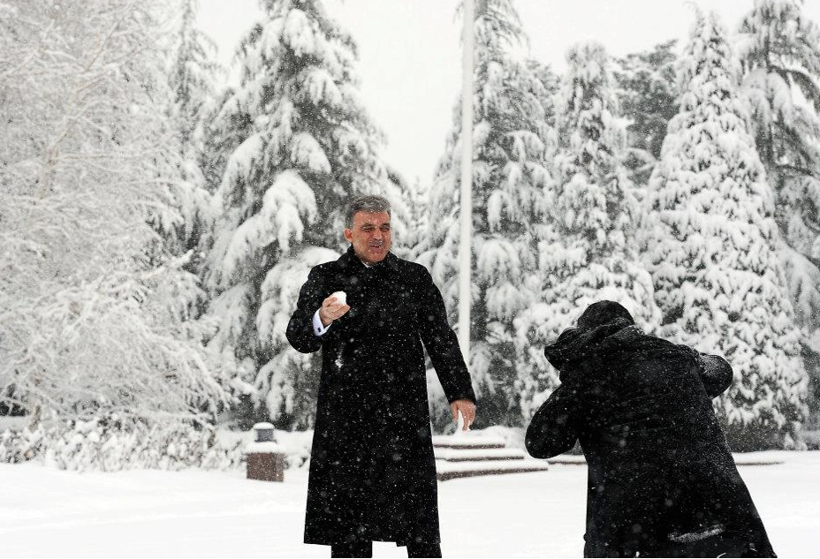 Abdullah Gül doya doya kartopu oynadı - Resim: 4