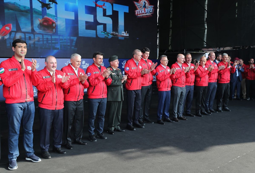 Erdoğan, TEKNOFEST KARADENİZ 2022'ye katıldı! Kızılelma ve Hürkuş uçaklarını imzaladı - Resim: 1