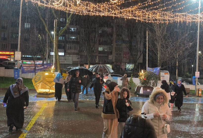 AKOM uyarmıştı: İstanbul'da kuvvetli sağanak başladı... - Resim: 3