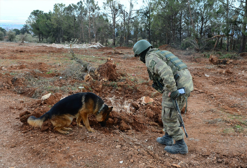 Burseya Dağı'ndan olay görüntü! Mehmetçik sıkınca... - Resim: 2