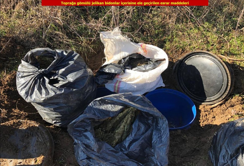 Diyarbakır Lice'de 5 ton esrar ele geçirildi bakın nerede gizlenmiş - Resim: 3