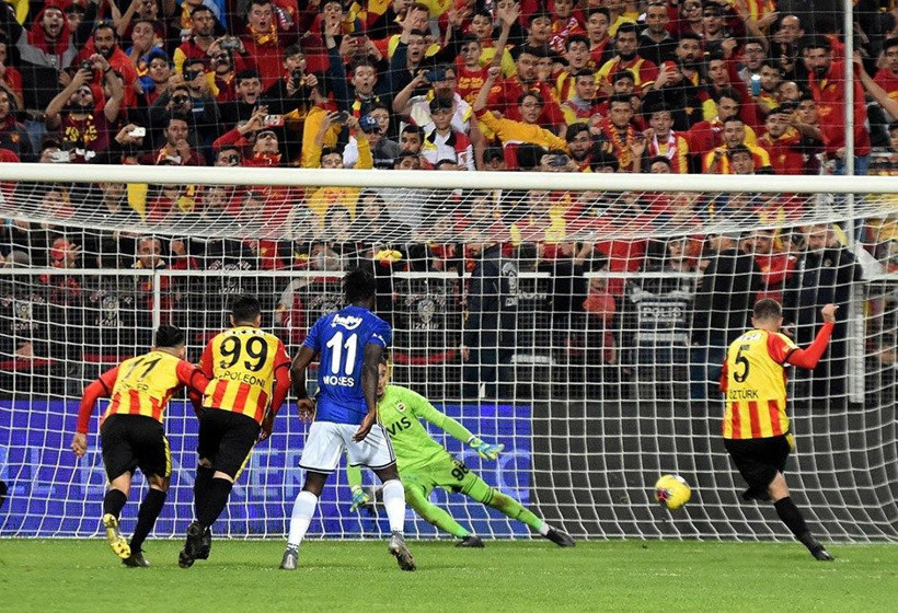 Fenerbahçe'nin haklı isyanına olay yorum: Liginiz de batsın VAR’ınızda - Resim: 2