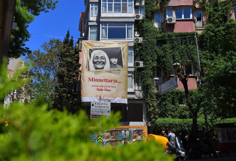 Beyoğlu sokakları şehit annelerinin fotoğraflarıyla donatıldı - Resim: 3
