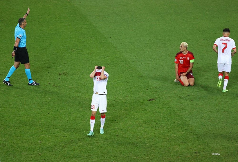 Türk duvarı 80'li yılların savunması gibiydi Şenol Güneş dilerim istifasını yazıyordur - Resim: 4