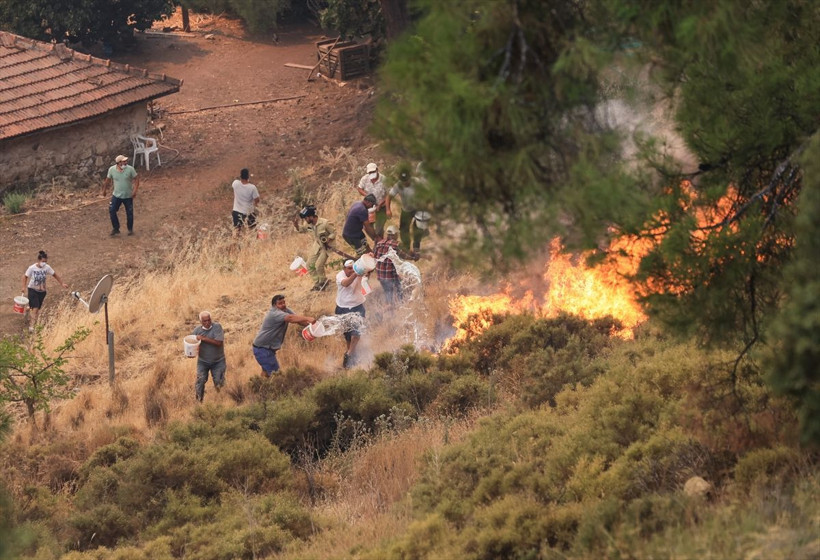 Marmaris ve Manavgat'ta korku dolu anlar! İtfaiyeciler ve gazeteciler son anda kurtuldu - Resim: 3