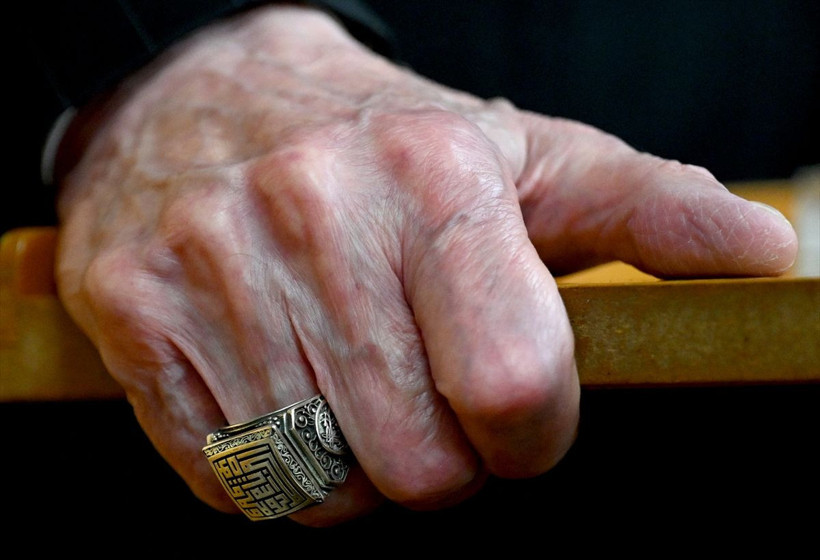 MHP lideri Devlet Bahçeli'nin yüzüğü ve rozeti dikkat çekti! - Resim: 3