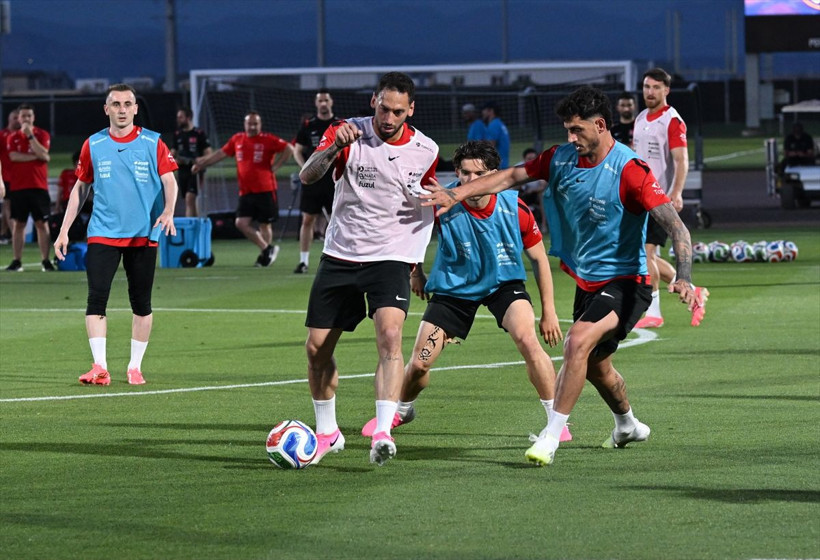 A Milli Futbol Takımı, Arizona'daki ilk idmanını taraftar eşliğinde yaptı - Resim: 1