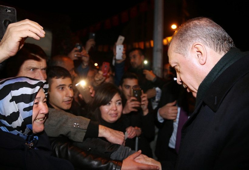 Cumhurbaşkanı Erdoğan, Balıkesir'de minik adaşıyla buluştu - Resim: 1