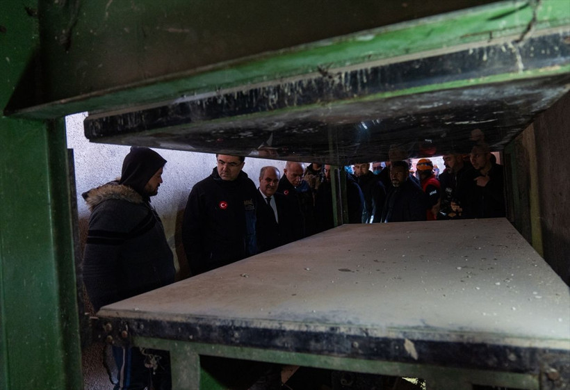 AFAD ekibi Sednaya Hapishanesi'nde çalışmalarına başladı: Yaşam izi aranıyor! - Resim: 3