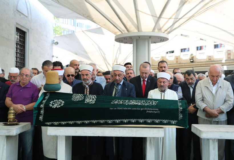 Bilim dünyasının acı kaybı! Emin Işık'ın cenaze töreninde Erdoğan da yerini aldı - Resim: 1