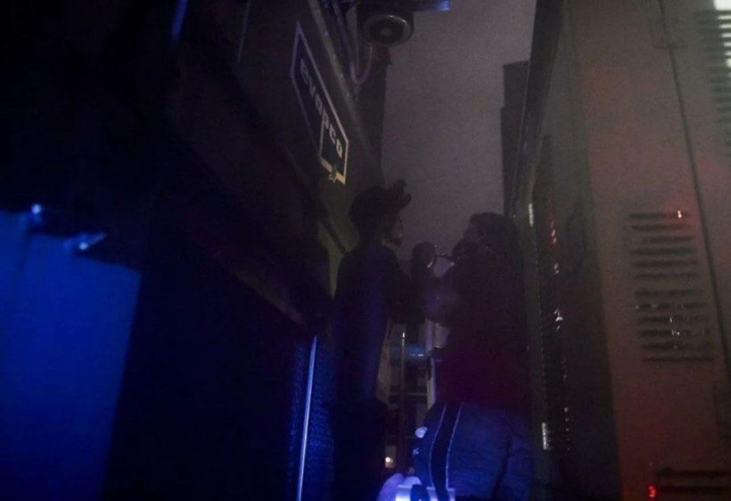 ABD'de kasırga kabusu! Nehrin akışı değişti çatılar uçtu: Milyonlar elektriksiz kaldı - Resim: 4