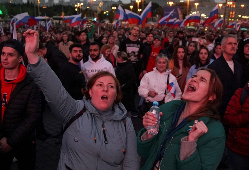 Ukrayna'nın 4 bölgesini ilhak eden Rusya'da kutlama - Resim: 1