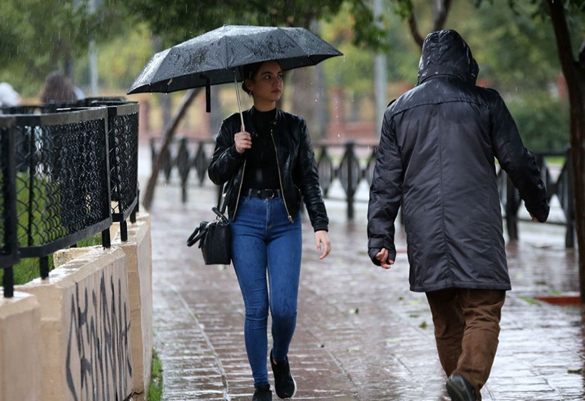 Sağanak, kar, fırtına... 54 şehre kritik uyarı! Meteoroloji o listeyi paylaştı: İstanbul, İzmir, Ankara... - Resim: 1