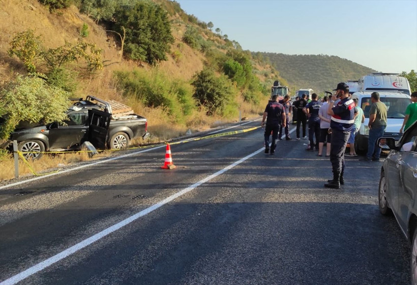 Seyir halindeyken üzerlerine düştü! Korkunç olay ölü ve yaralılar var - Resim: 4