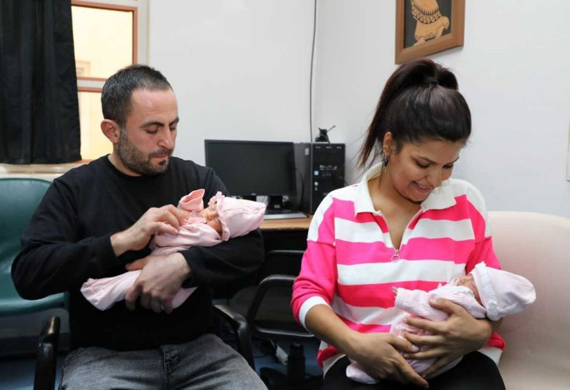 Anne karnında aynı damarları paylaşan ikizler operasyonla sağlığına kavuştu - Resim: 1