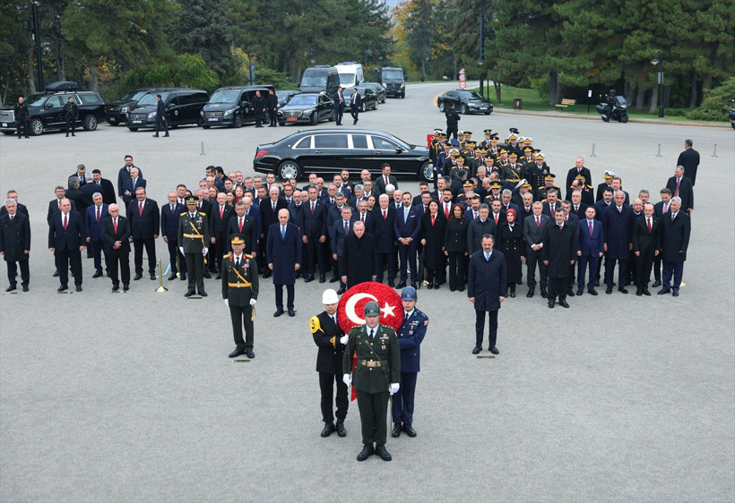 Cumhurbaşkanı Erdoğan Anıtkabir özel defterini imzaladı! Dikkat çeken Türkiye yüzyılı mesajı - Resim: 8