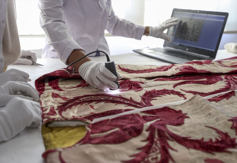 Kanuni Sultan Süleyman'ın tören kaftanına bir de böyle bakın - Resim: 1