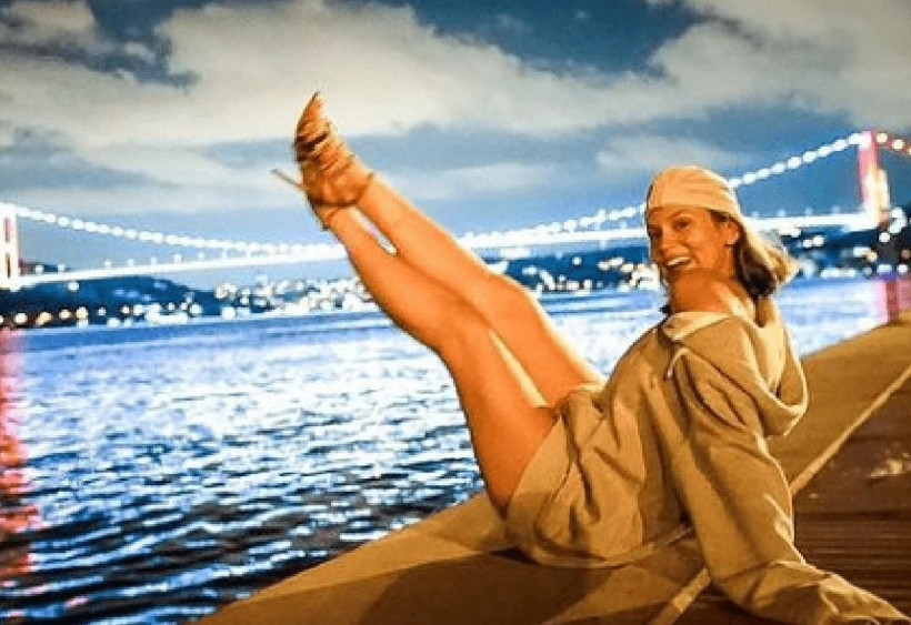 Kızılcık Şerbeti'nde Farah Zeynep Abdullah'ın başörtüsü olay oldu - Resim: 2