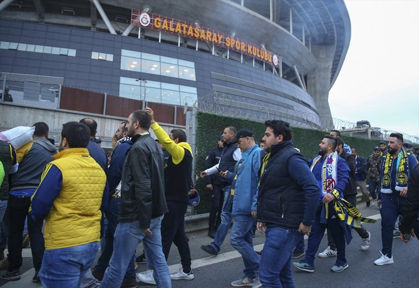 Fenerbahçeliler stada böyle geldi: Gözaltılar var! - Resim: 1