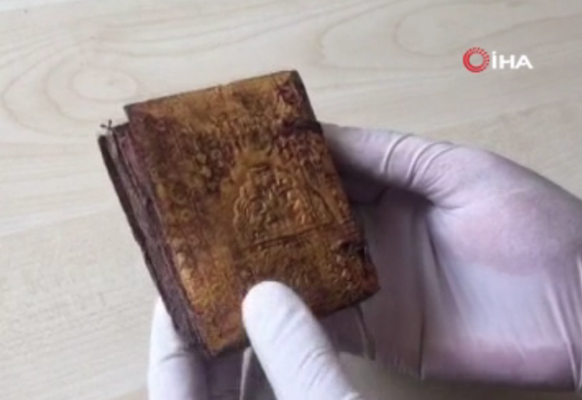 Tekirdağ'da ele geçirilen cep tefsiri 1500 yıllık çıktı satılmaya çalışıyordu - Resim: 3