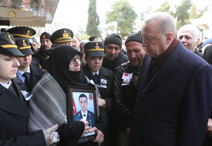 Çığ faciası şehitlerine gözyaşları içinde veda Erdoğan da katıldı - Resim: 2