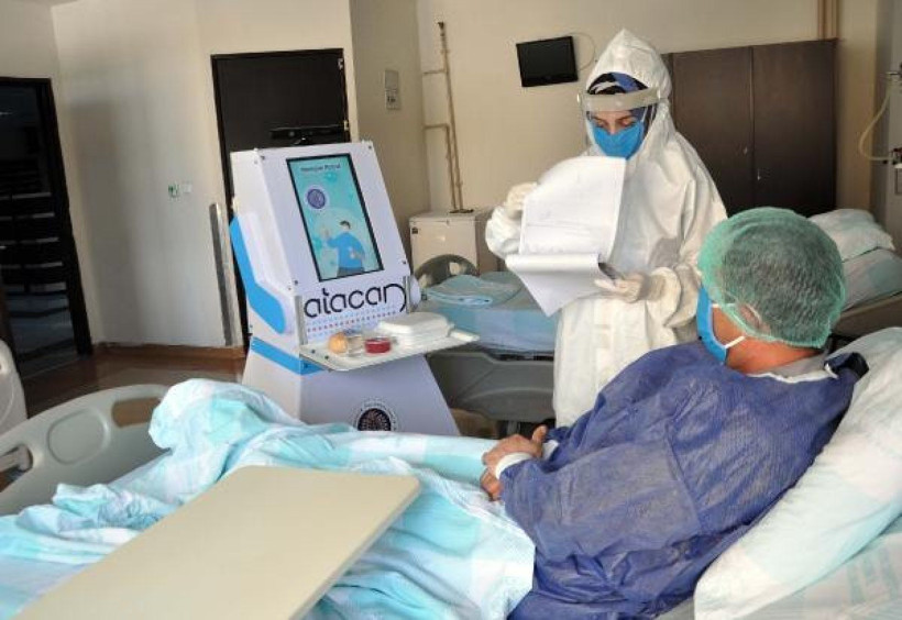 Erzurum Araştırma Hastanesi'nde korona robotu Atacan hastaların hizmetine başladı - Resim: 2
