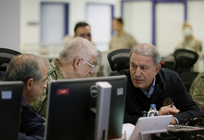 Hulusi Akar:  Teröristlerin inleri, mağaraları başlarına yıkıldı - Resim: 3